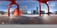 Paris - La Defense, rote Skulptur (Tag)